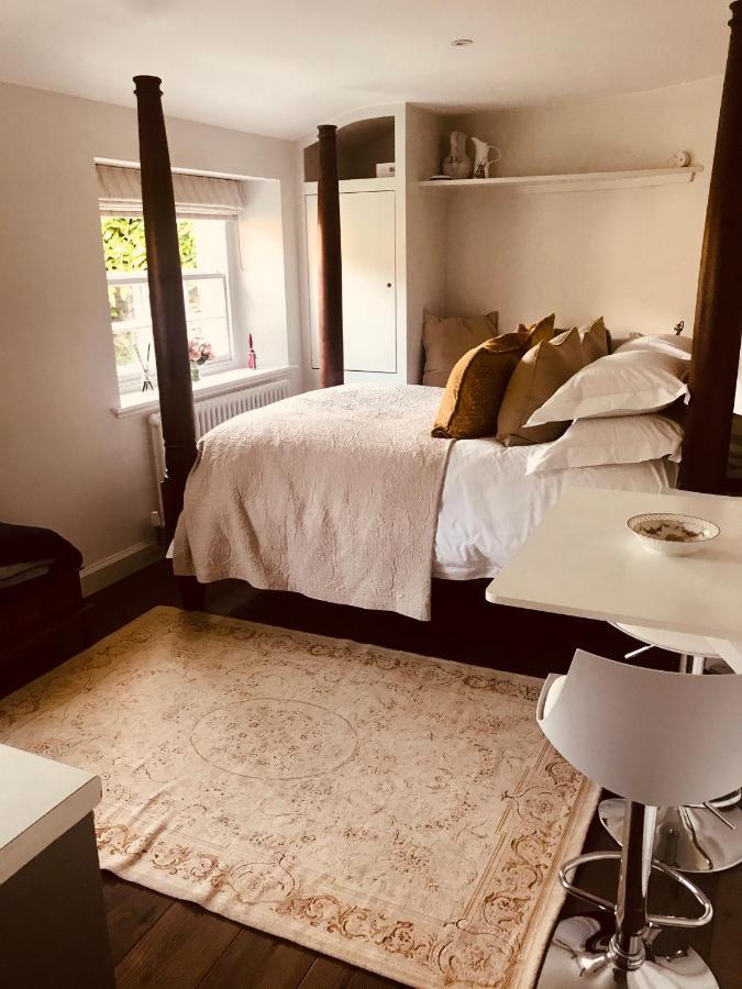 The Old Post Office Studio Apartment In A Beautiful Cotswold Village Cirencester Exteriör bild