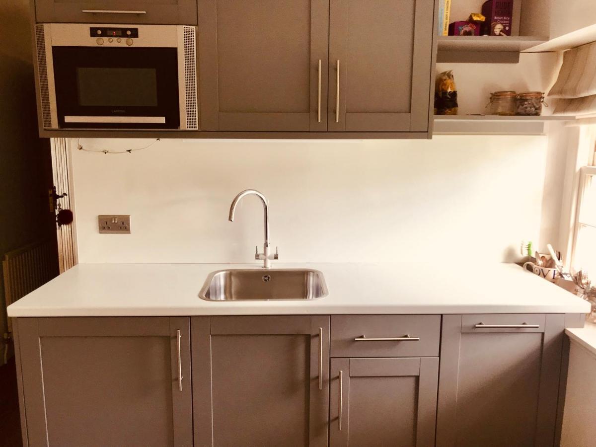 The Old Post Office Studio Apartment In A Beautiful Cotswold Village Cirencester Exteriör bild