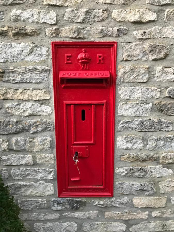 The Old Post Office Studio Apartment In A Beautiful Cotswold Village Cirencester Exteriör bild
